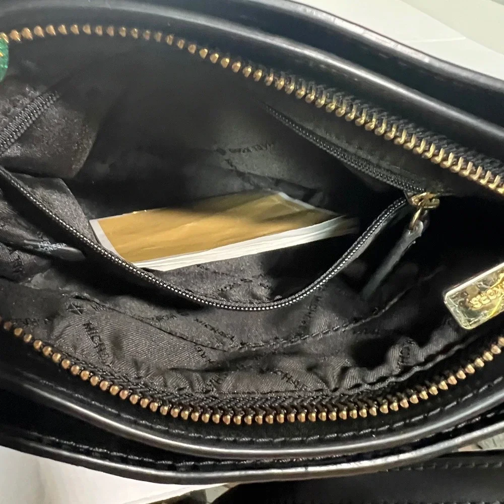 Michael Kors Trisha Crossbody Women Medium Black Pebbled Leather Gold Hardware
